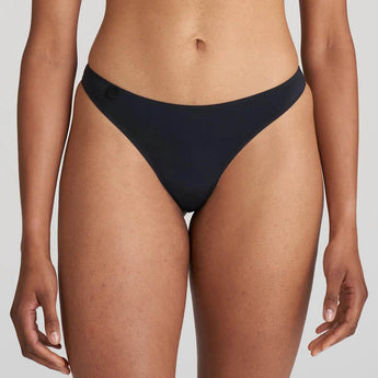 Marie Jo thong in charcoal with feather-light tulle and seamless finish for an invisible, soft, and elegant everyday fit.