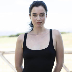 Ribbed tank top with shelf bra in black