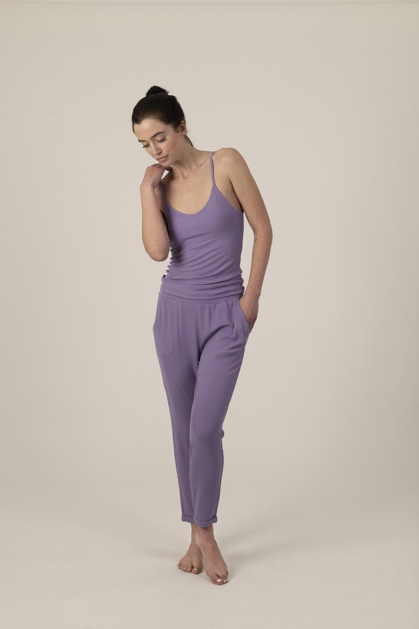 Ribbed joggers in violaceous