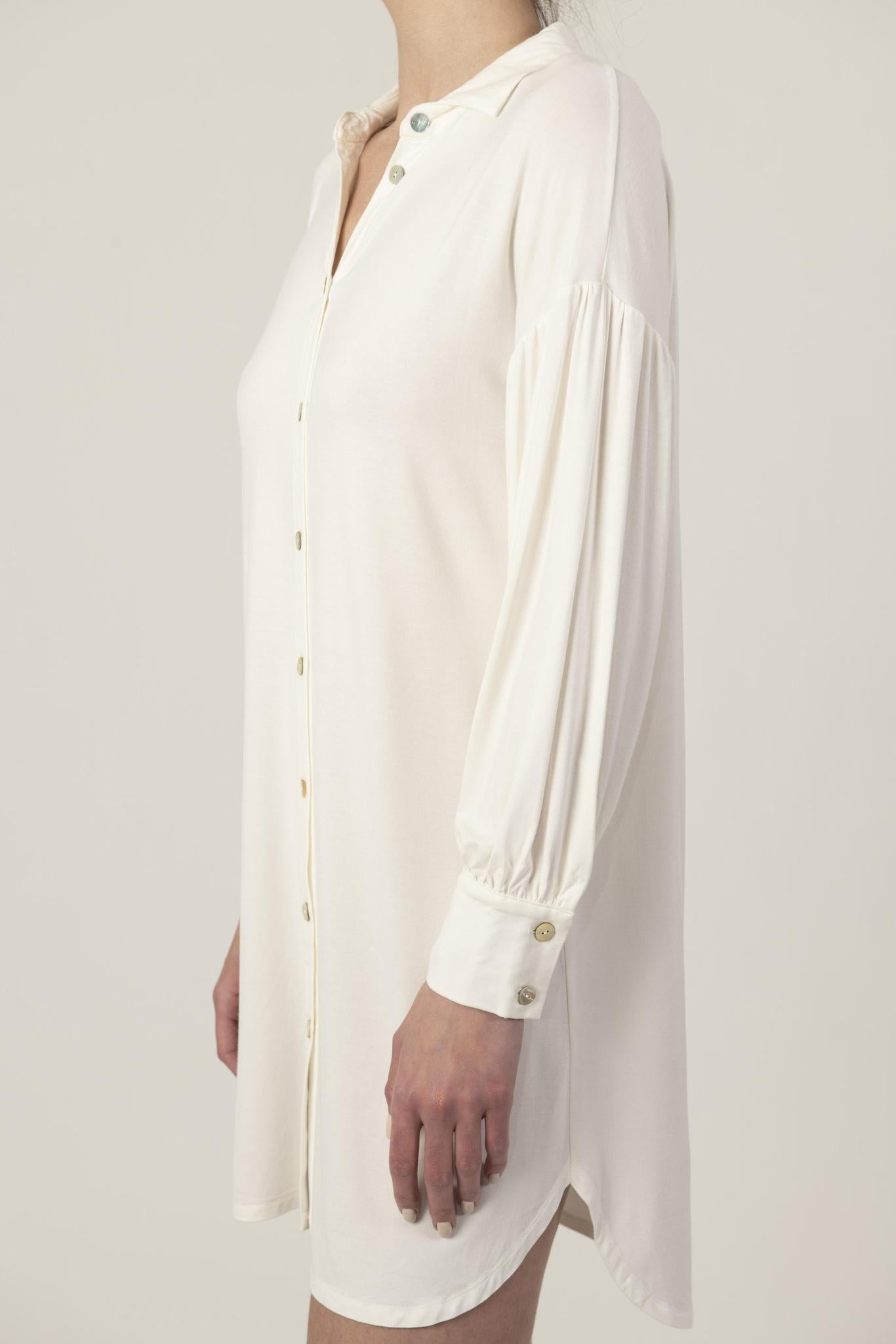 Dahlia chic nightshirt in ivory