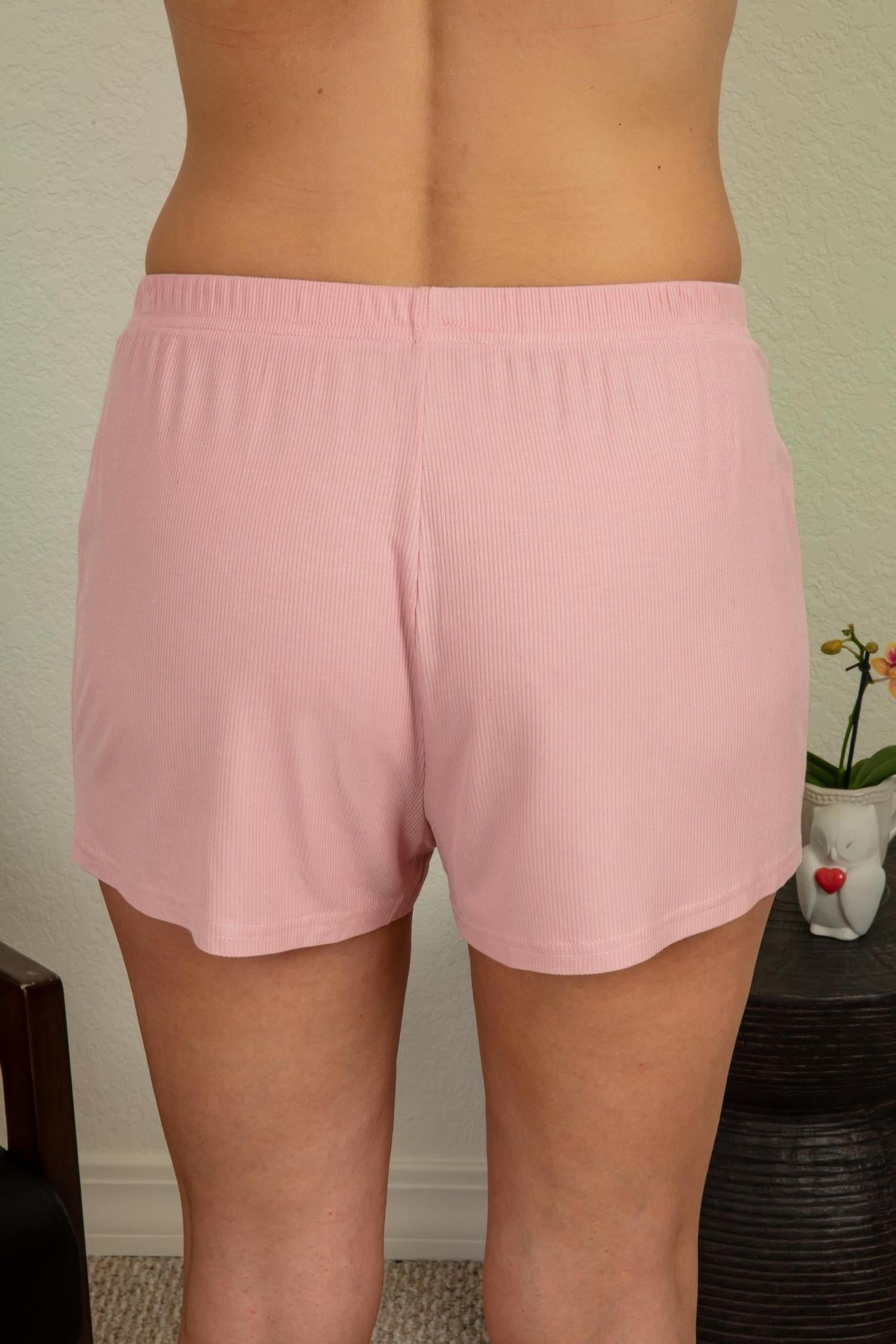 Ribbed shorts in dusty pink